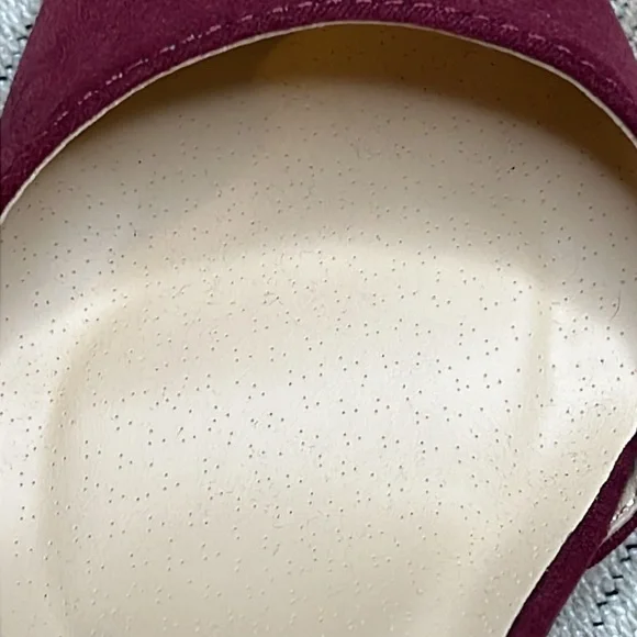 Lulu’s Ellarose Burgundy Suede Ankle Strap closed toe 4” block heels - Picture 13 of 15